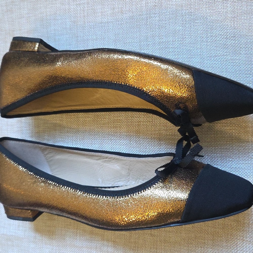 NWT! Boden! Beautiful Metallic Gold Ballet Flats. Perfect Condition! - Picture 5 of 12